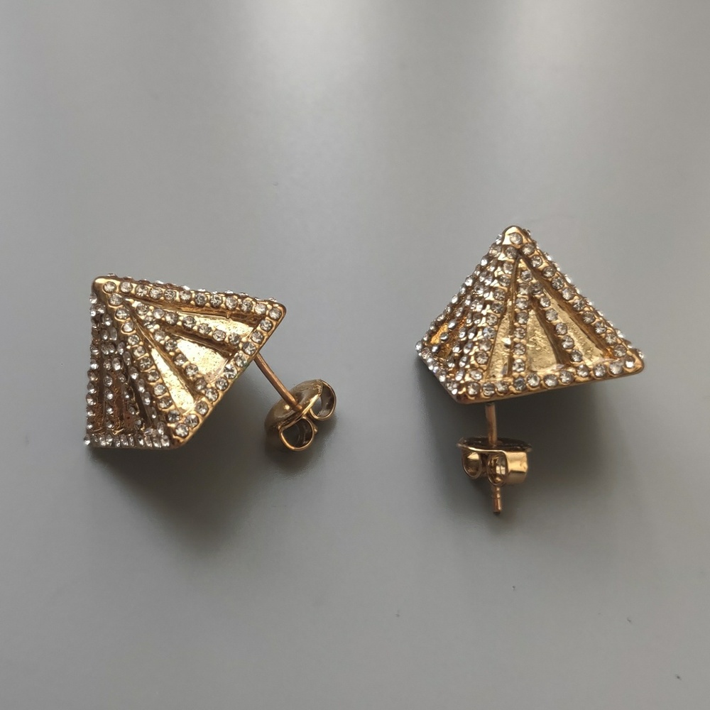 Lulu frost studs